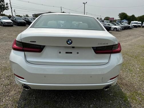 2025 BMW 330 i xDrive