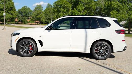 Alpine White 2026 BMW X5 M60i