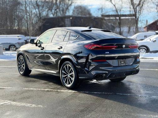 2024 BMW X6 M60i