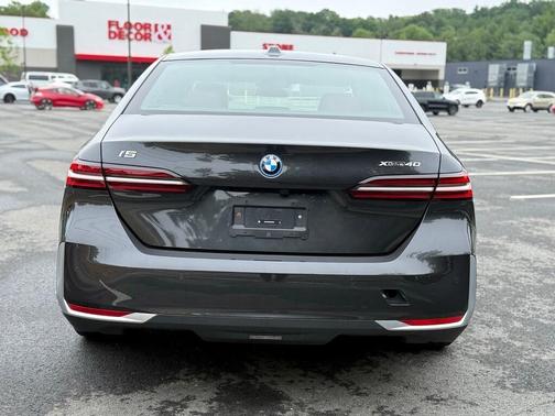 2025 BMW i5 xDrive40