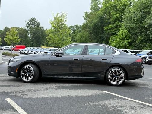 2025 BMW i5 xDrive40