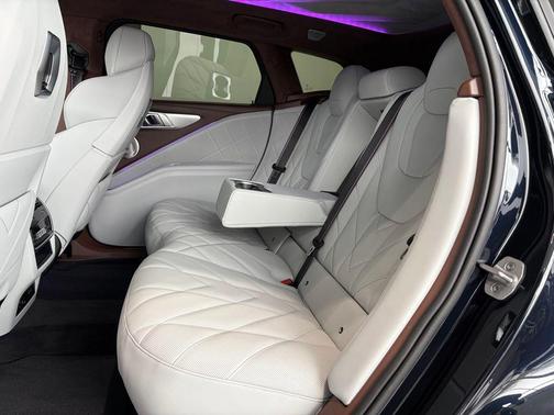 Carbon Black Metallic 2025 BMW XM