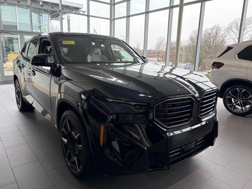 Carbon Black Metallic 2025 BMW XM