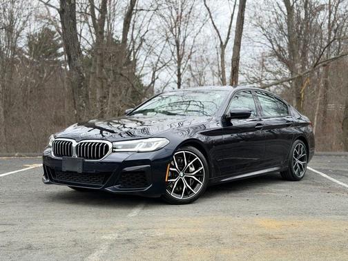 Carbon Black Metallic 2023 BMW 540 i xDrive