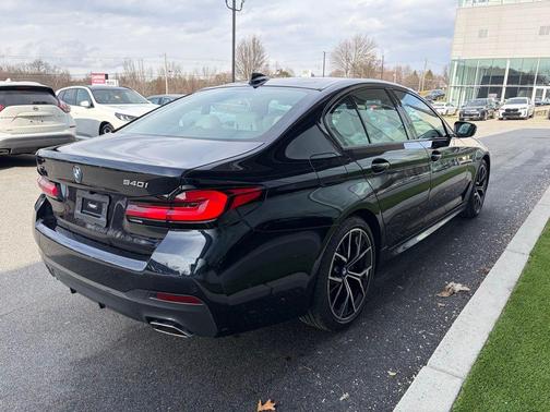 Carbon Black Metallic 2023 BMW 540 i xDrive