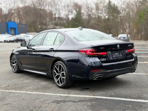Carbon Black Metallic 2023 BMW 540 i xDrive