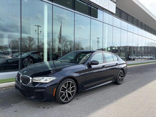 Carbon Black Metallic 2023 BMW 540 i xDrive