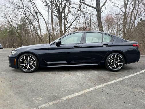 Carbon Black Metallic 2023 BMW 540 i xDrive