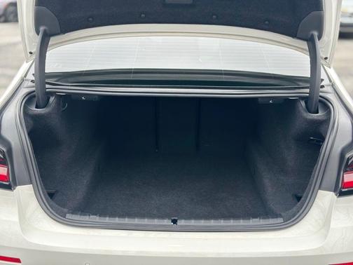 2023 BMW 530 i xDrive