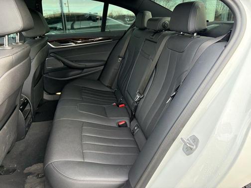 2023 BMW 530 i xDrive