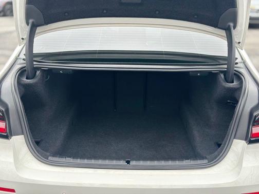 2023 BMW 530 i xDrive