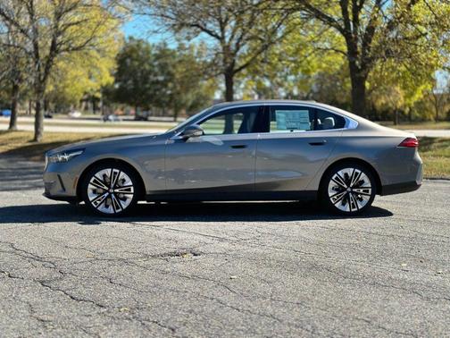 2026 BMW 530 i xDrive