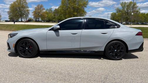 Gray Metallic 2024 BMW 530 i xDrive