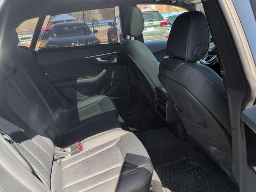 Samurai Gray Metallic 2023 Audi Q8 55 Premium