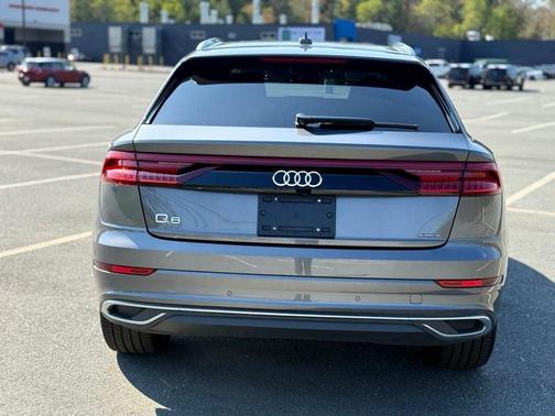 Samurai Gray Metallic 2023 Audi Q8 55 Premium Plus