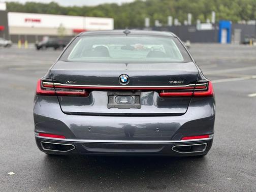 2020 BMW 740 i xDrive