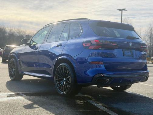 2025 BMW X5 M60i