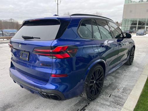 2025 BMW X5 M60i