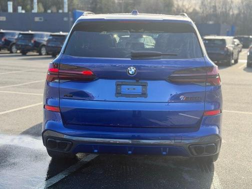 2025 BMW X5 M60i