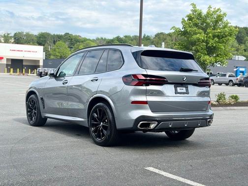 Skyscraper Gray Metallic 2024 BMW X5 xDrive40i