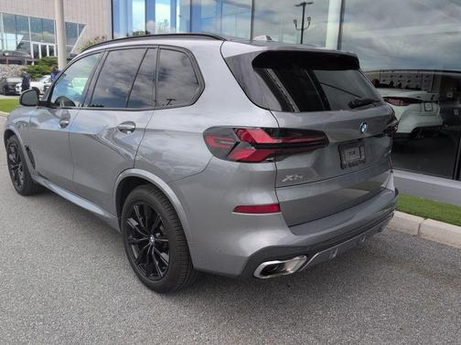 Skyscraper Gray Metallic 2024 BMW X5 xDrive40i