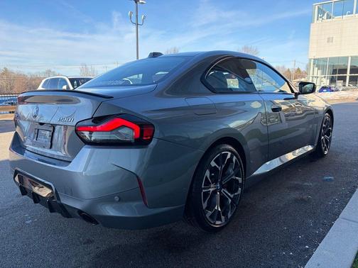 2025 BMW 230 i xDrive