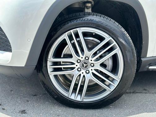 Diamond White Metallic 2021 Mercedes-Benz GLS 450 4MATIC