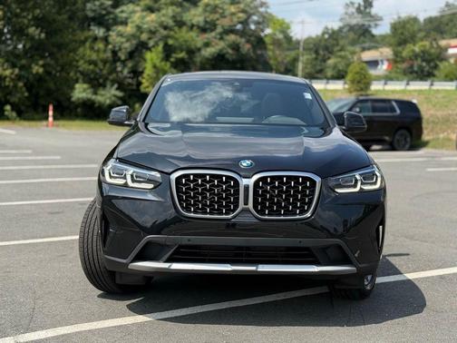 2025 BMW X4 xDrive30i