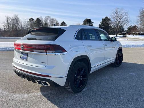 2025 Volkswagen Atlas Cross Sport 2.0T SEL Premium R-Line