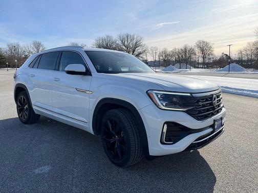 2025 Volkswagen Atlas Cross Sport 2.0T SEL Premium R-Line