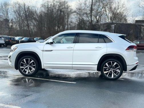2025 Volkswagen Atlas Cross Sport 2.0T SEL Premium R-Line