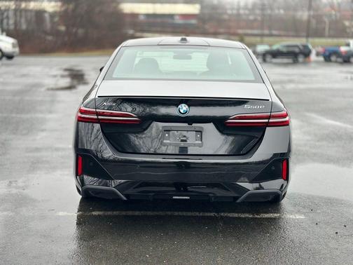 Black Sapphire Metallic 2026 BMW 550e xDrive