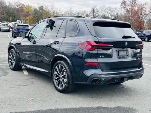 2025 BMW X5 M60i