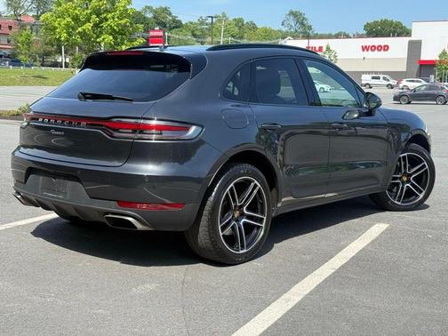 Volcano Grey Metallic 2020 Porsche Macan Base