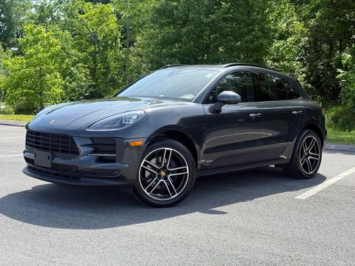 Volcano Grey Metallic 2020 Porsche Macan Base