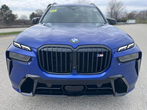 2025 BMW X7 M60i