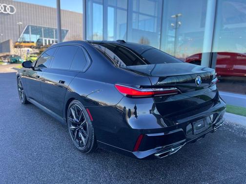 2023 BMW 760 760i xDrive