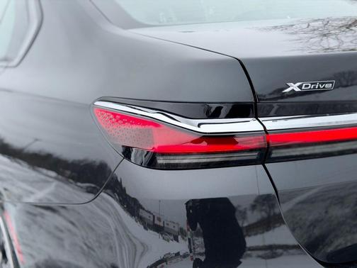 2023 BMW 760 760i xDrive