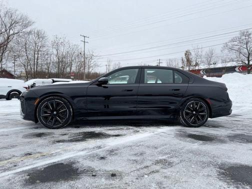 2023 BMW 760 760i xDrive