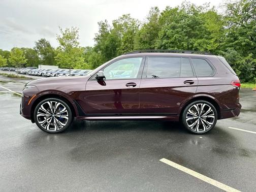 2024 BMW X7 M60i