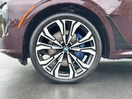 2024 BMW X7 M60i