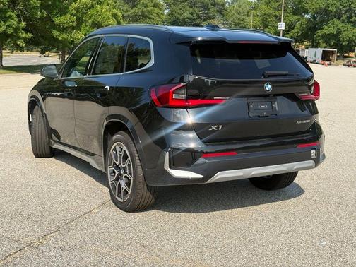 Black Sapphire Metallic 2026 BMW X1 xDrive28i