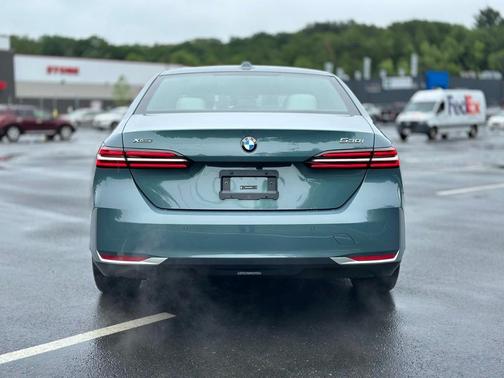 2024 BMW 530 i xDrive