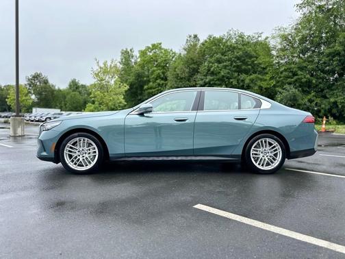 2024 BMW 530 i xDrive