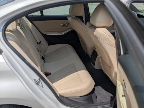 2022 BMW 330 i xDrive