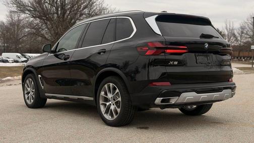 Black Sapphire Metallic 2026 BMW X5 xDrive40i
