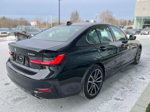 2022 BMW 330 i xDrive