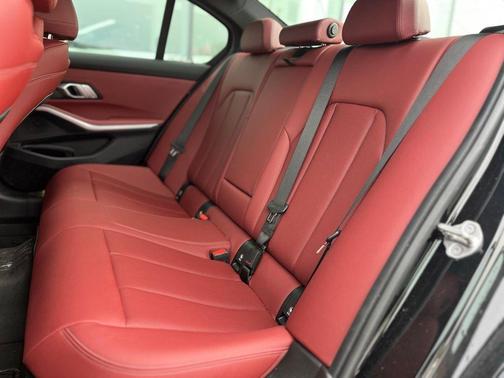 2022 BMW 330 i xDrive