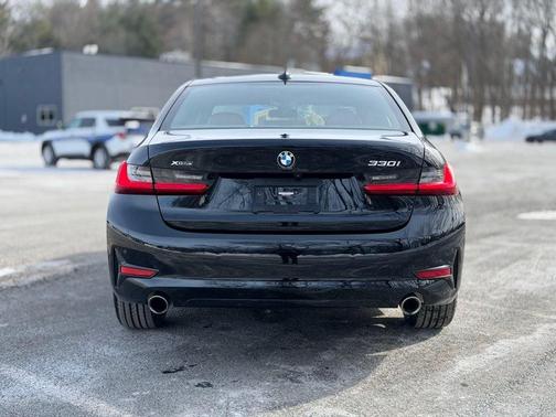 2022 BMW 330 i xDrive