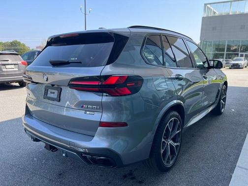 2025 BMW X5 M60i